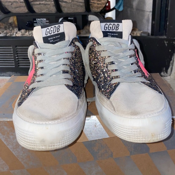 COPY - AUTHENTIC GOLDEN GOOSE (COMES WITH BOX) - Picture 2 of 9